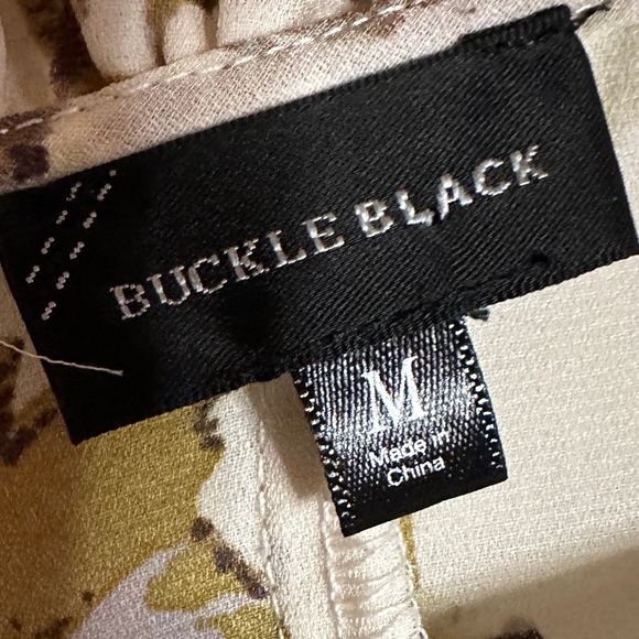 Buckle Black Floral Crochet Sleeve Blouse M - Picture 2 of 7